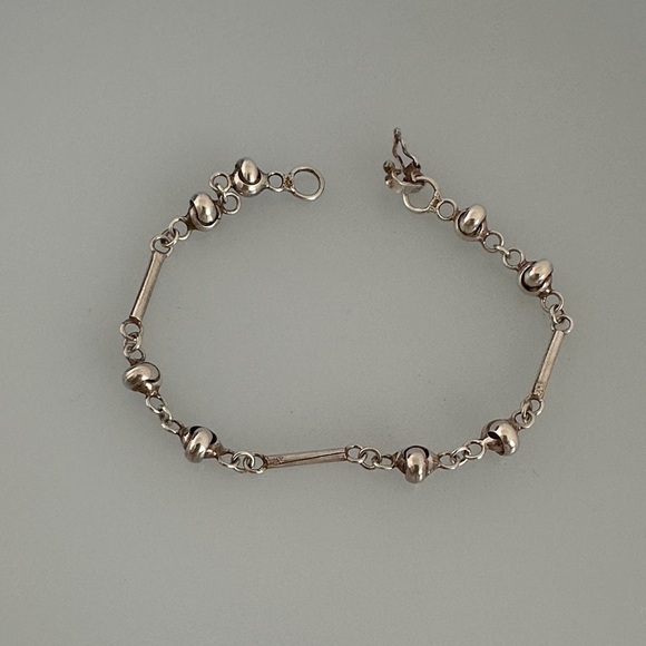 950 Platinum Beaded Bracelet - Picture 7 of 11